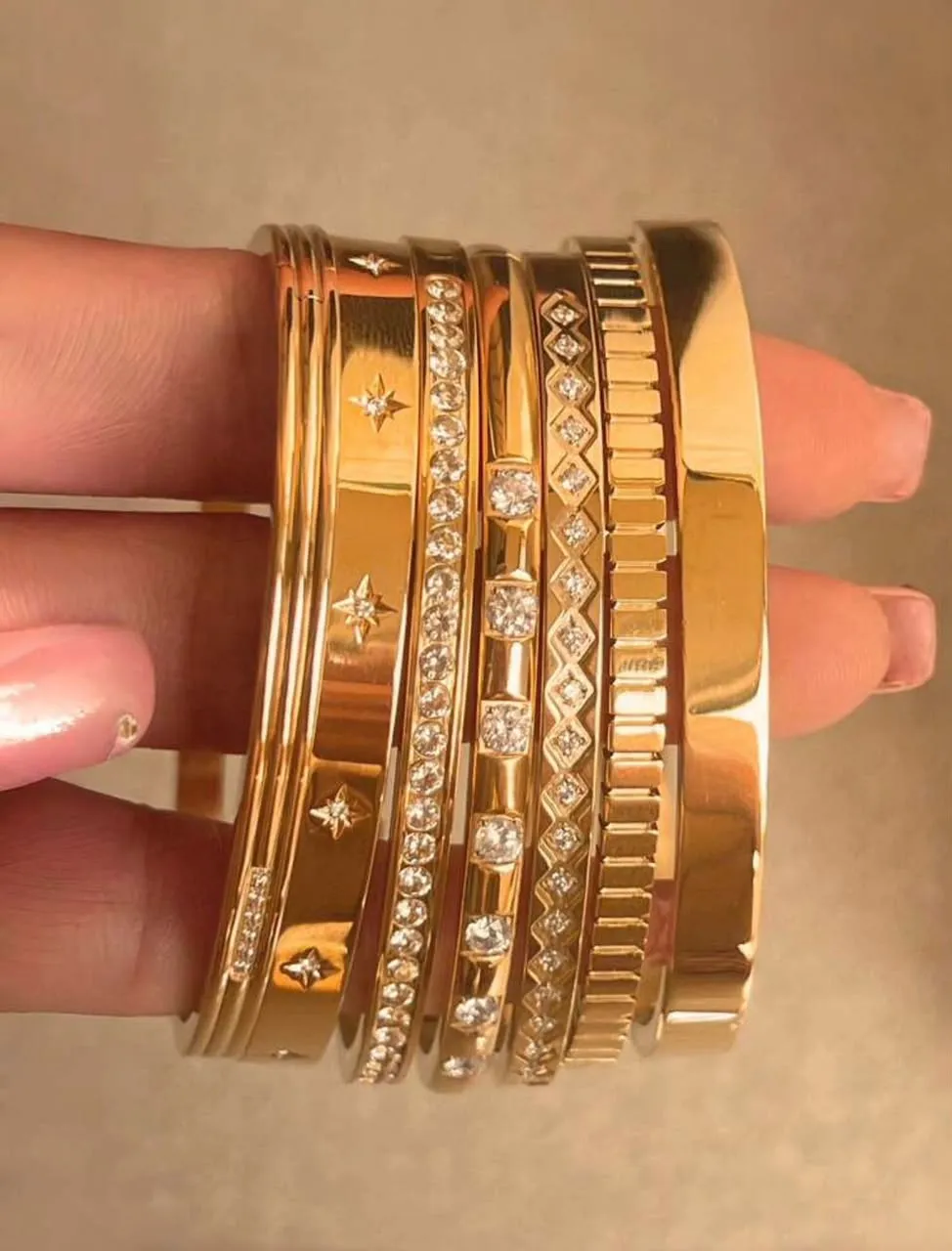 Brazaletes dorados ONTREND