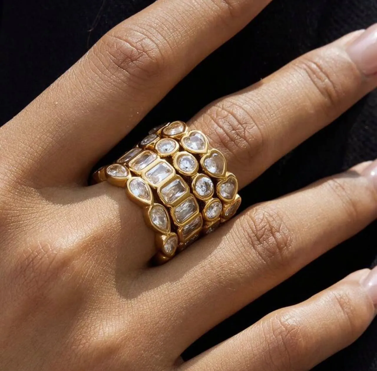 Anillos dorados con circonias